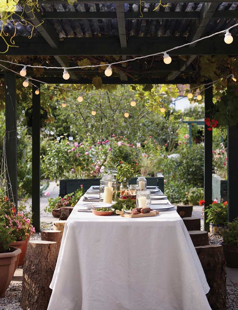 Alfresco Dining