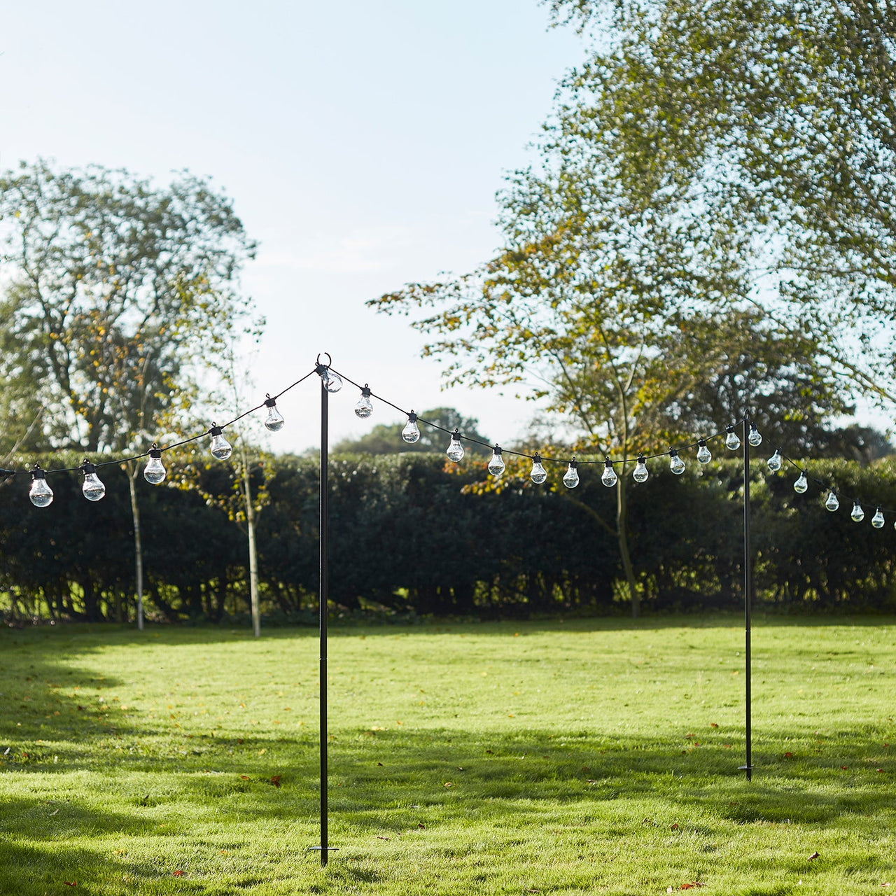 AC2001_pole-stand-medium-black-festoon-garden-outdoor-p2_a07a34d4-b6ff-412b-9d6f-bd68c28171c5.jpg
