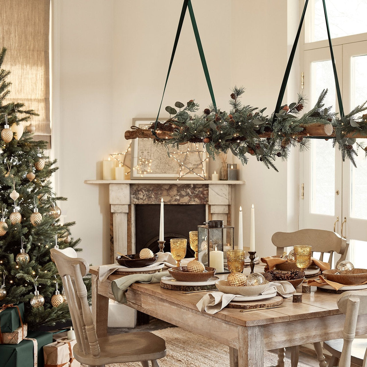 1.5m Acorn Christmas Garland
