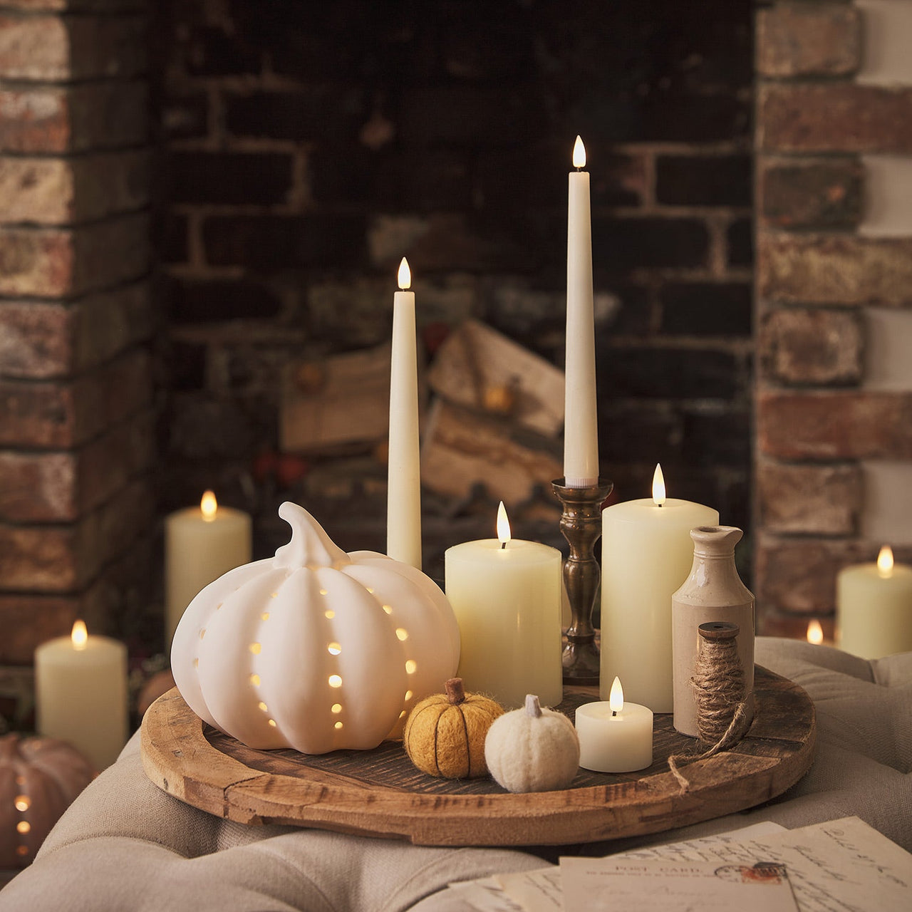 Autumnal-LED-Candles-Pumpkins-living-room_1.jpg