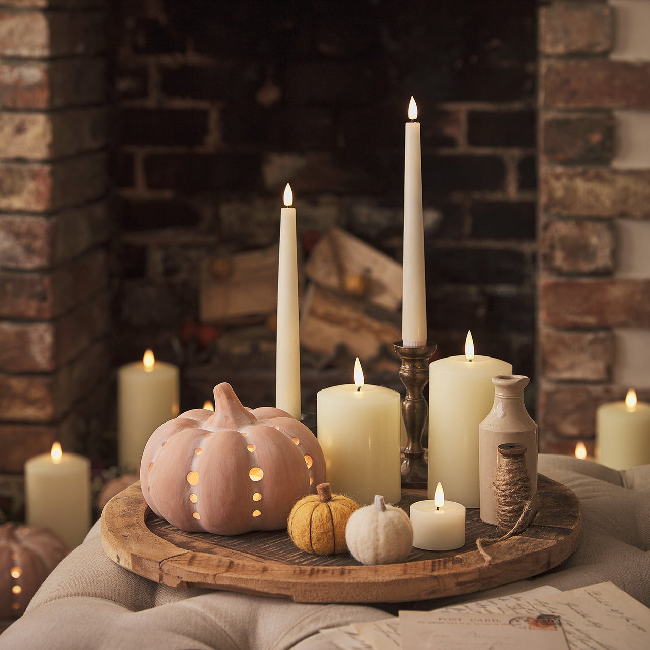 Autumnal-LED-Candles-Pumpkins-living-room_2_124dfb33-ce02-408e-98df-b185c29a7bbd.jpg