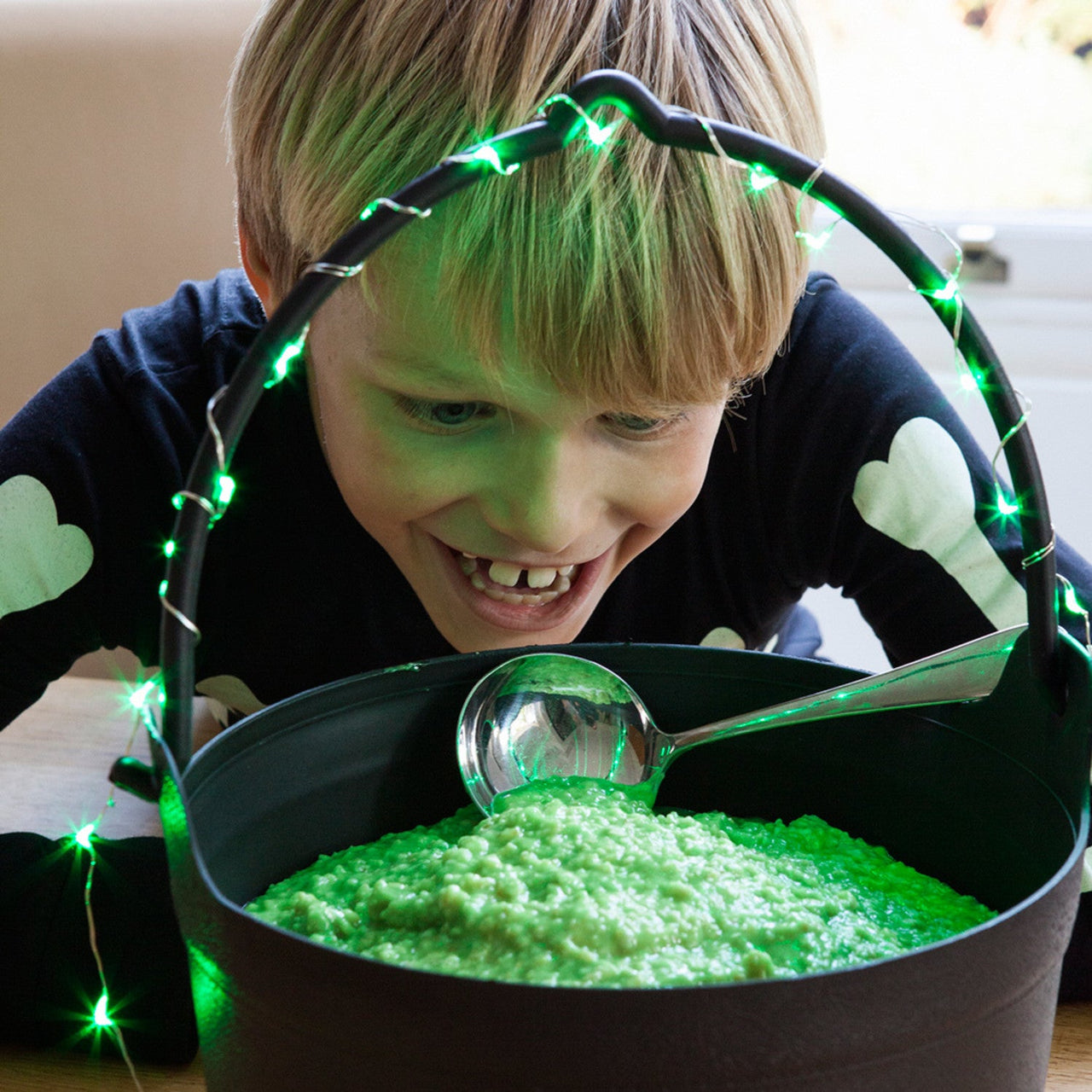 C20-G_Green-Micro-Naked-Wire-Battery-Lights-Cauldron-Halloween_P3.jpg