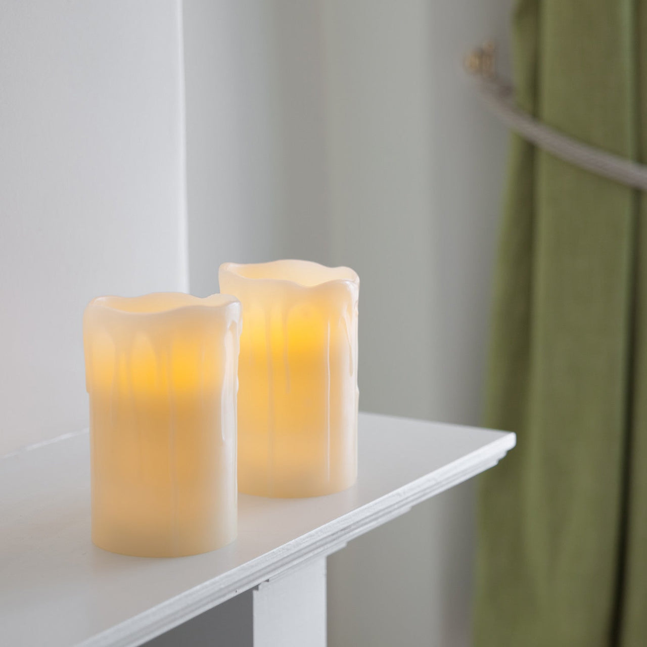 CA13854T_Battery-Dripping-Wax-LED-Pillar-Candles_P5.jpg