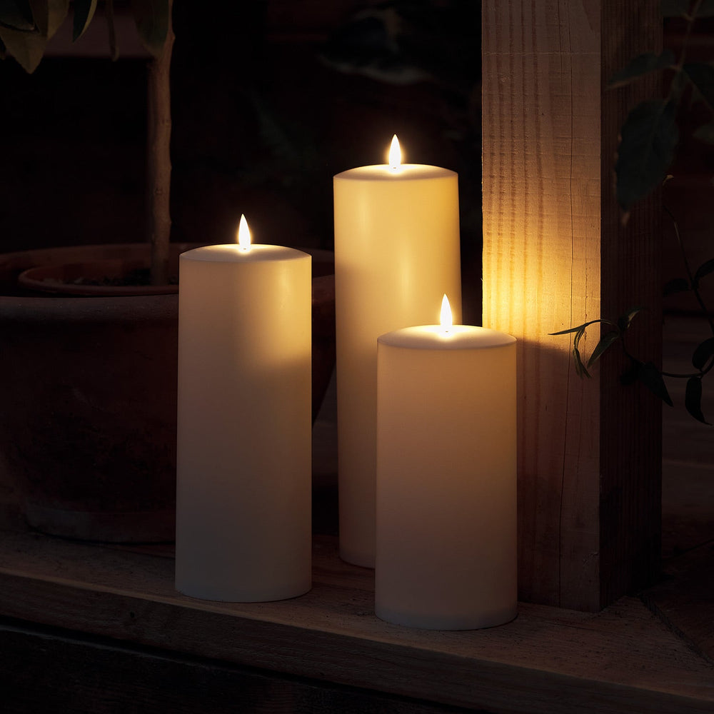 CA21006_Large-TruGlow_-Waterproof-Outdoor-Candle-Trio-Night.jpg