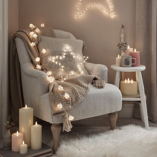 Cosy-armchair-fairy-lights-stars-led-candles_600x600_19b1ee8c-8f2b-48cd-8d04-91dc4a89ddb9.jpg