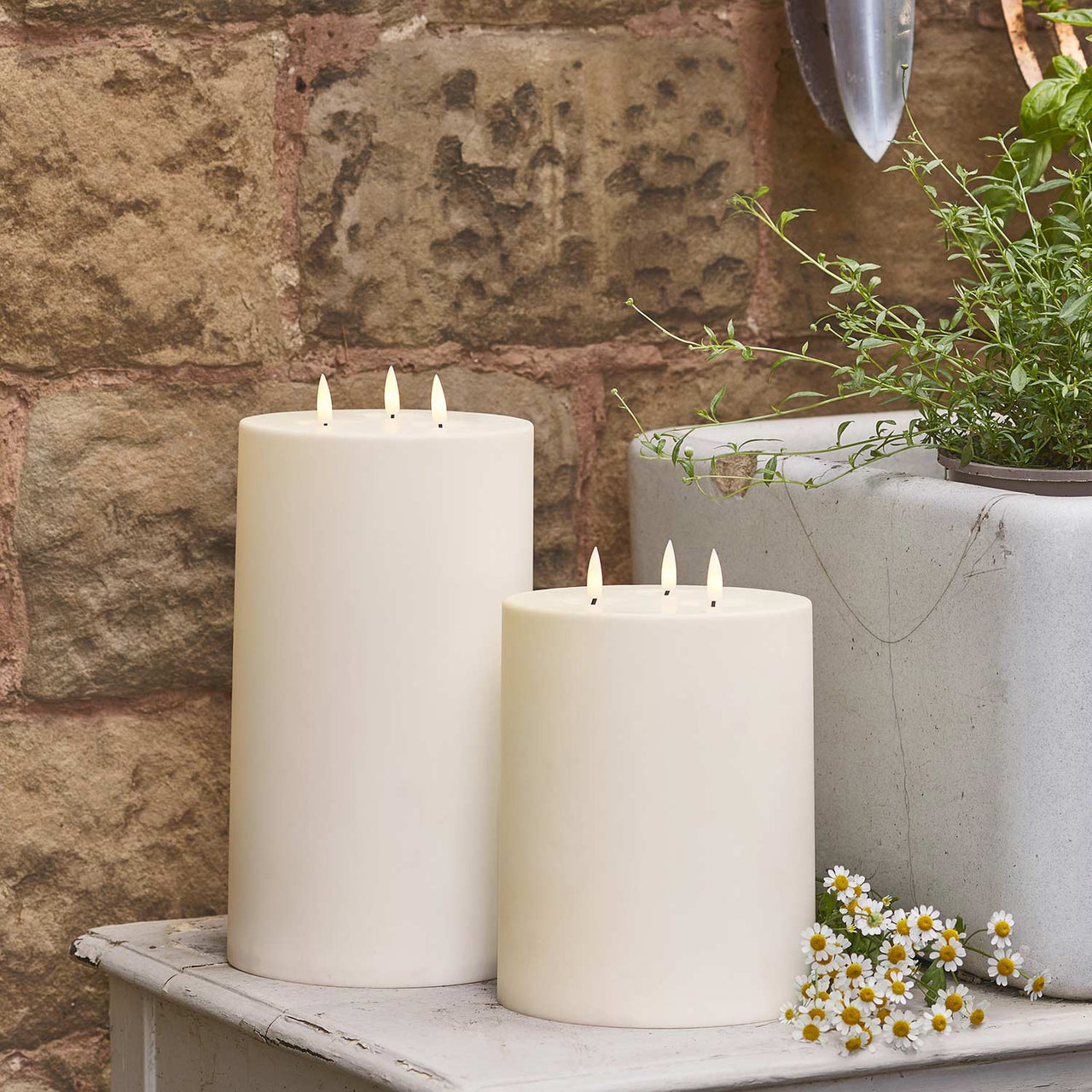 D-CA230012-_-TruGlow-LED-Candle-Duo_V2.jpg
