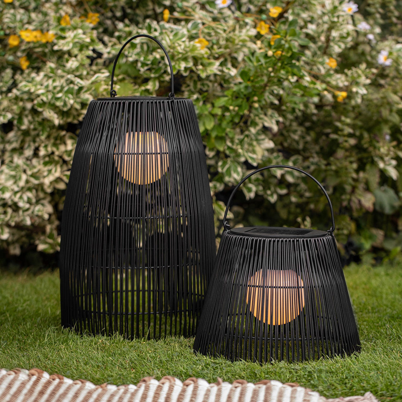 D-L4F2400817-BlackWickerSolarLanternBundle_b3fabef1-b616-4365-a6c9-c8a9e1844254.jpg