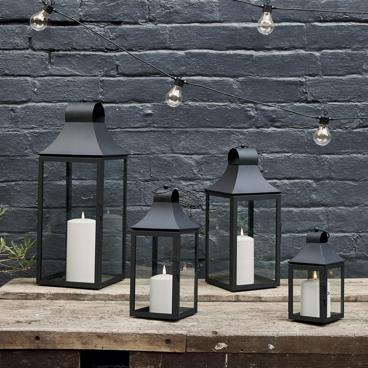 D-LA22006789_1_Classic-Lanterns-with-TruGlow.jpg