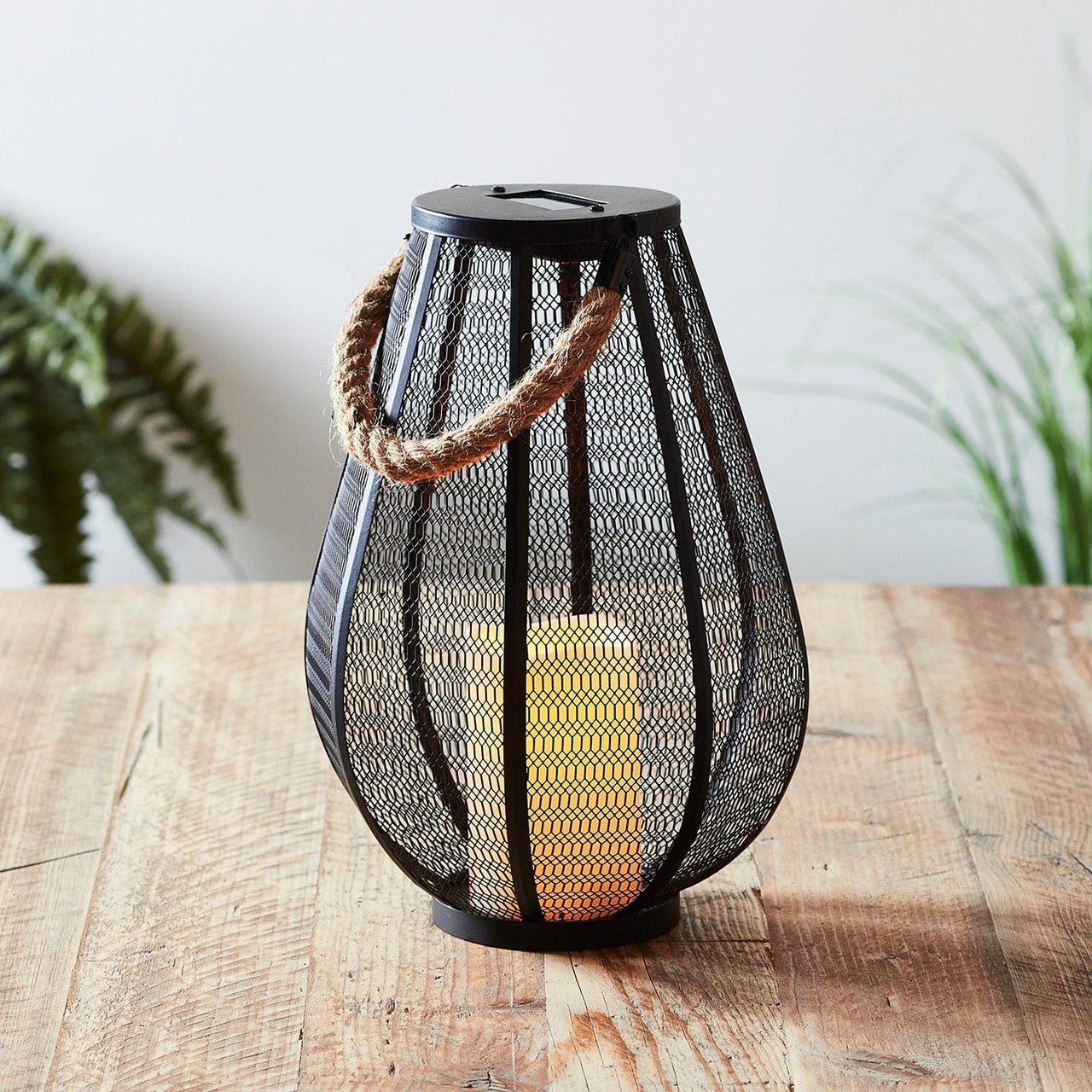D-SL190034_Large-Mesh-LED-Solar-Lantern.jpg