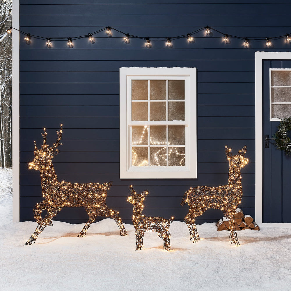 Studley Rattan Light Up Reindeer Family 24v