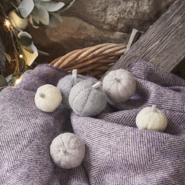 3 Pumpkin Felt Autumn Decorations
