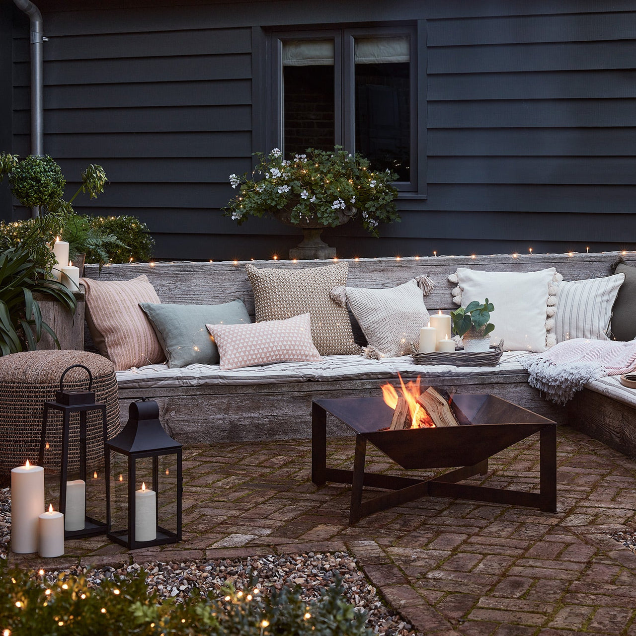 Firepit-Outdoor-Living_7.jpg