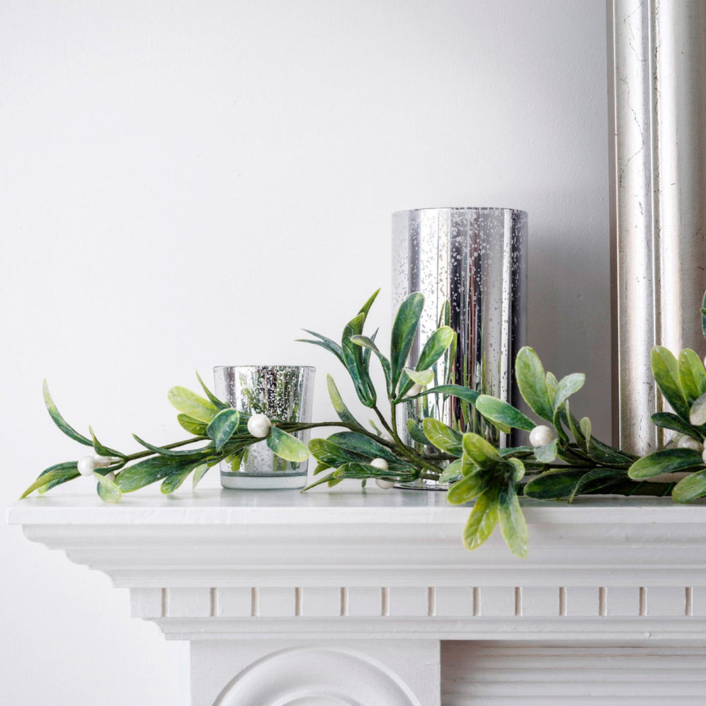 1.5m Mistletoe Artificial Christmas Garland