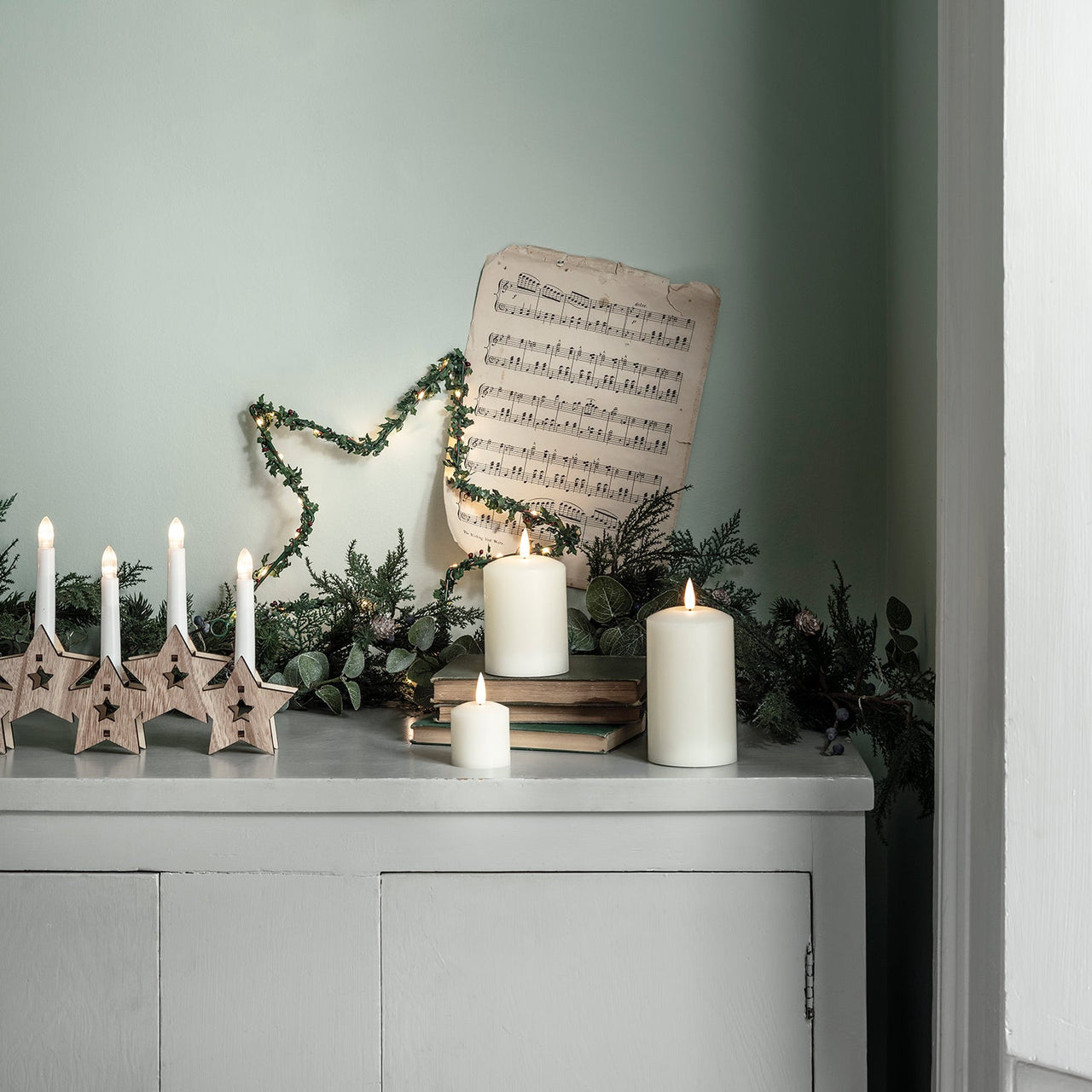 2m Frosted Berry and Pinecone Garland