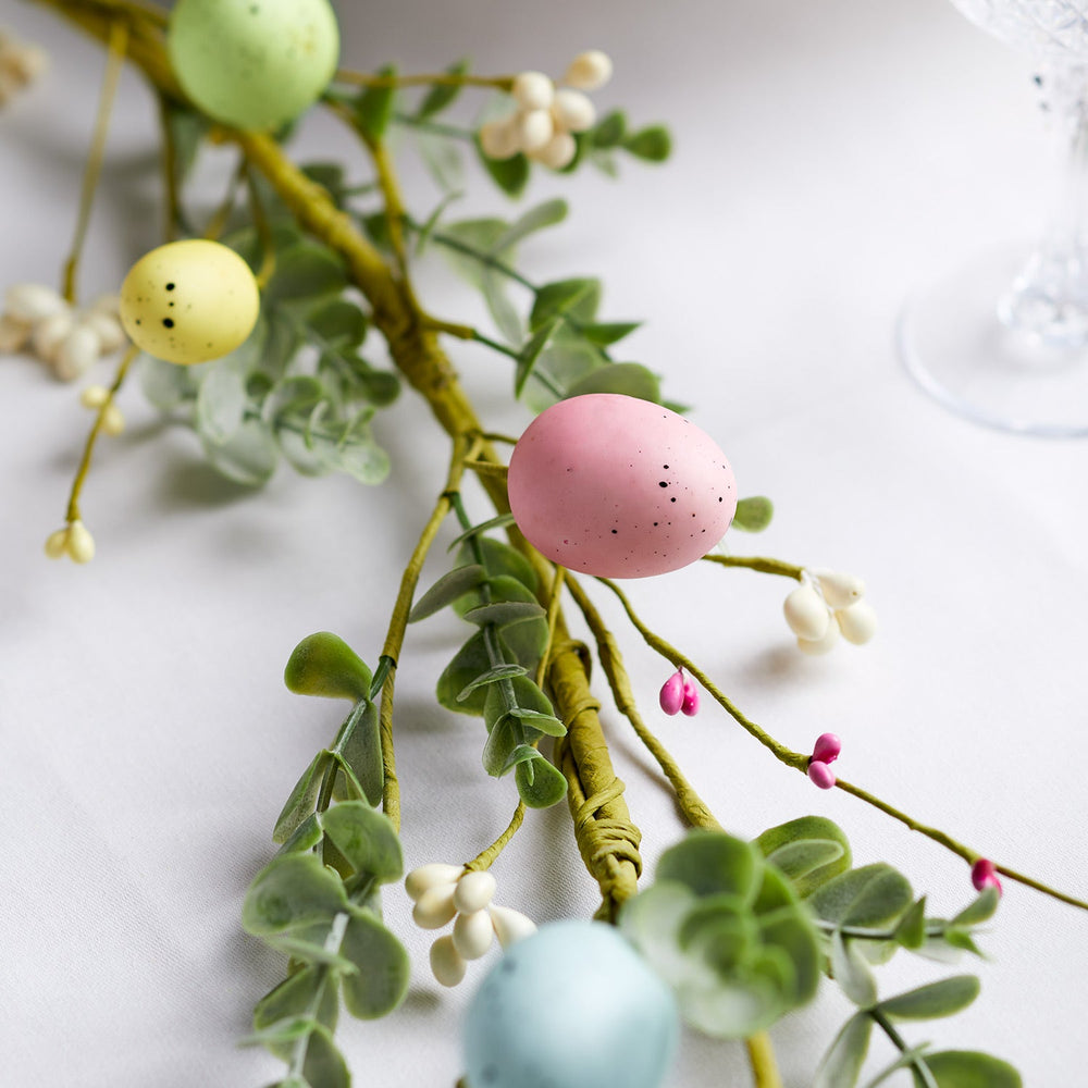 GA21003_Pastel-Egg-Easter-Garland-Close-Up_1.jpg
