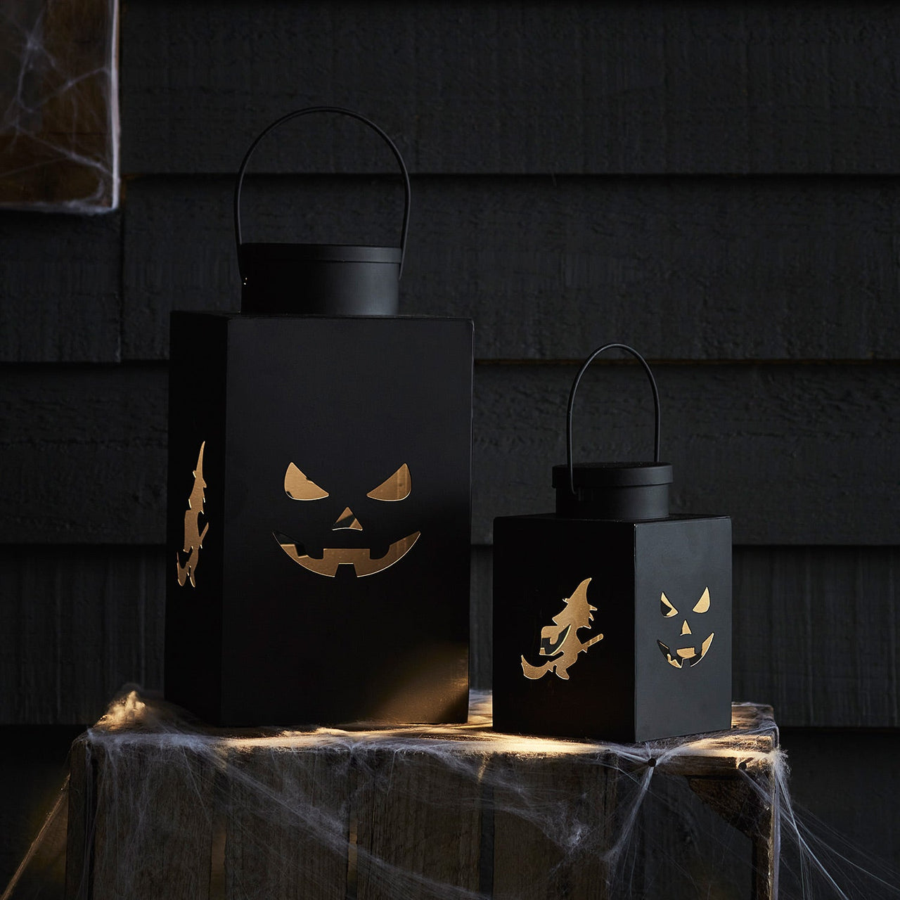 HA22018_2Black-Metal-Outdoor-Halloween-Lanterns-Dark.jpg