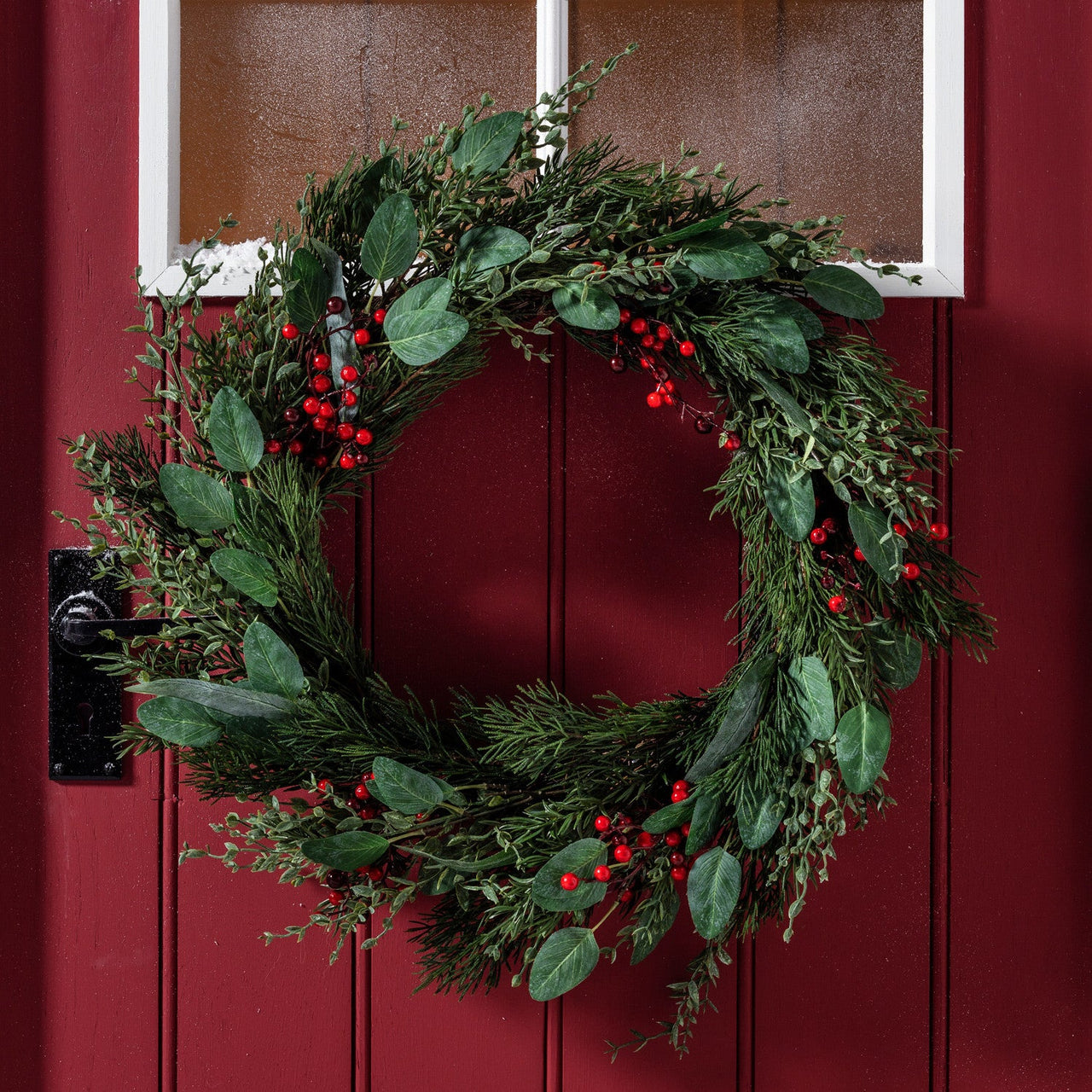 L4F18017_Red-Berry-LED-Christmas-Wreath-Close_P1.jpg