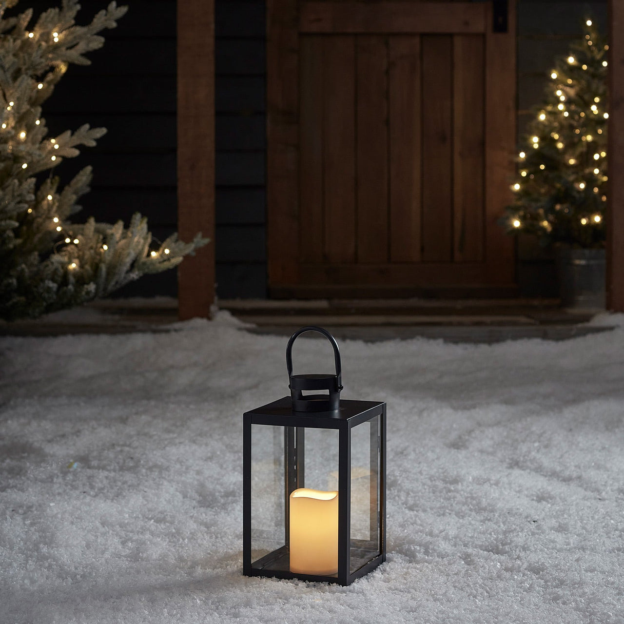 LA17002_Malvern-Battery-Outdoor-Lantern-Christmas.jpg