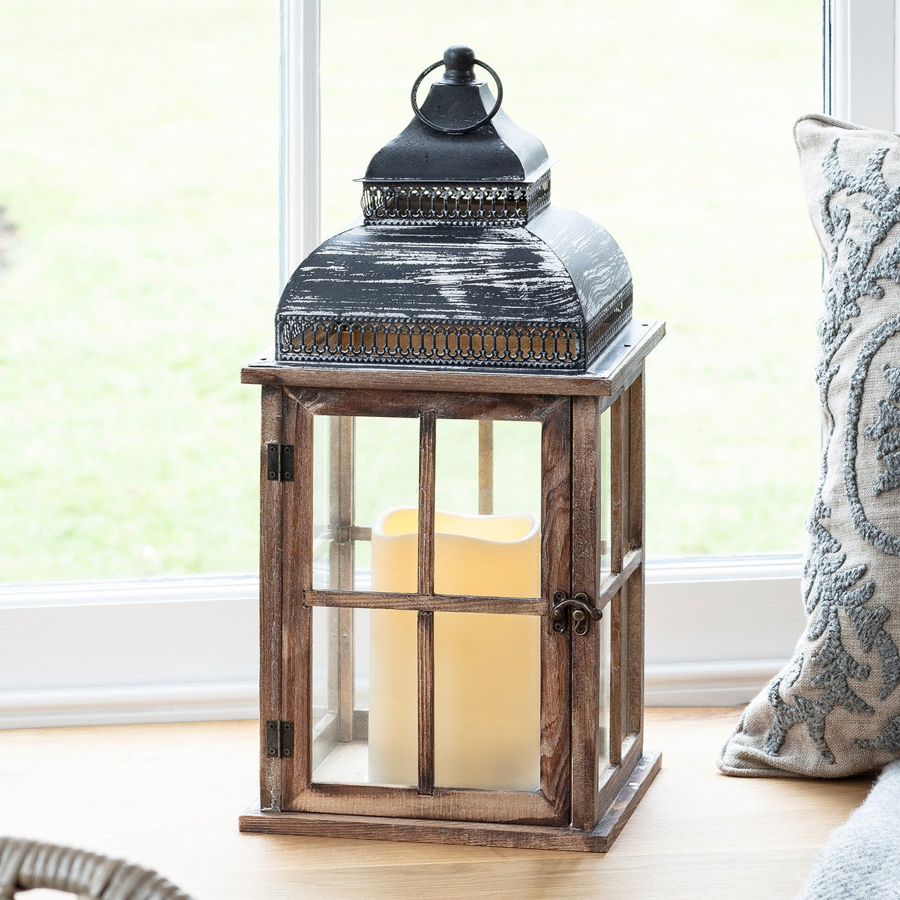The Estate Battery Lantern