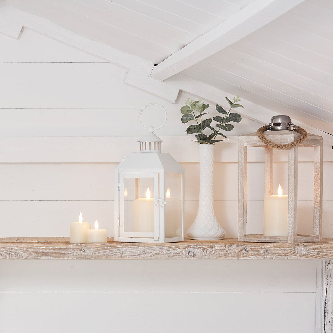LA20016_white-lantern-shed-interior.jpg