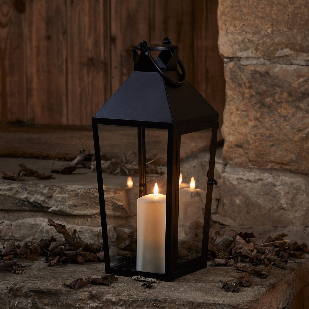 LA20021_Medium-Black-Metal-Lantern-Truglow-Autmn-Barn.jpg