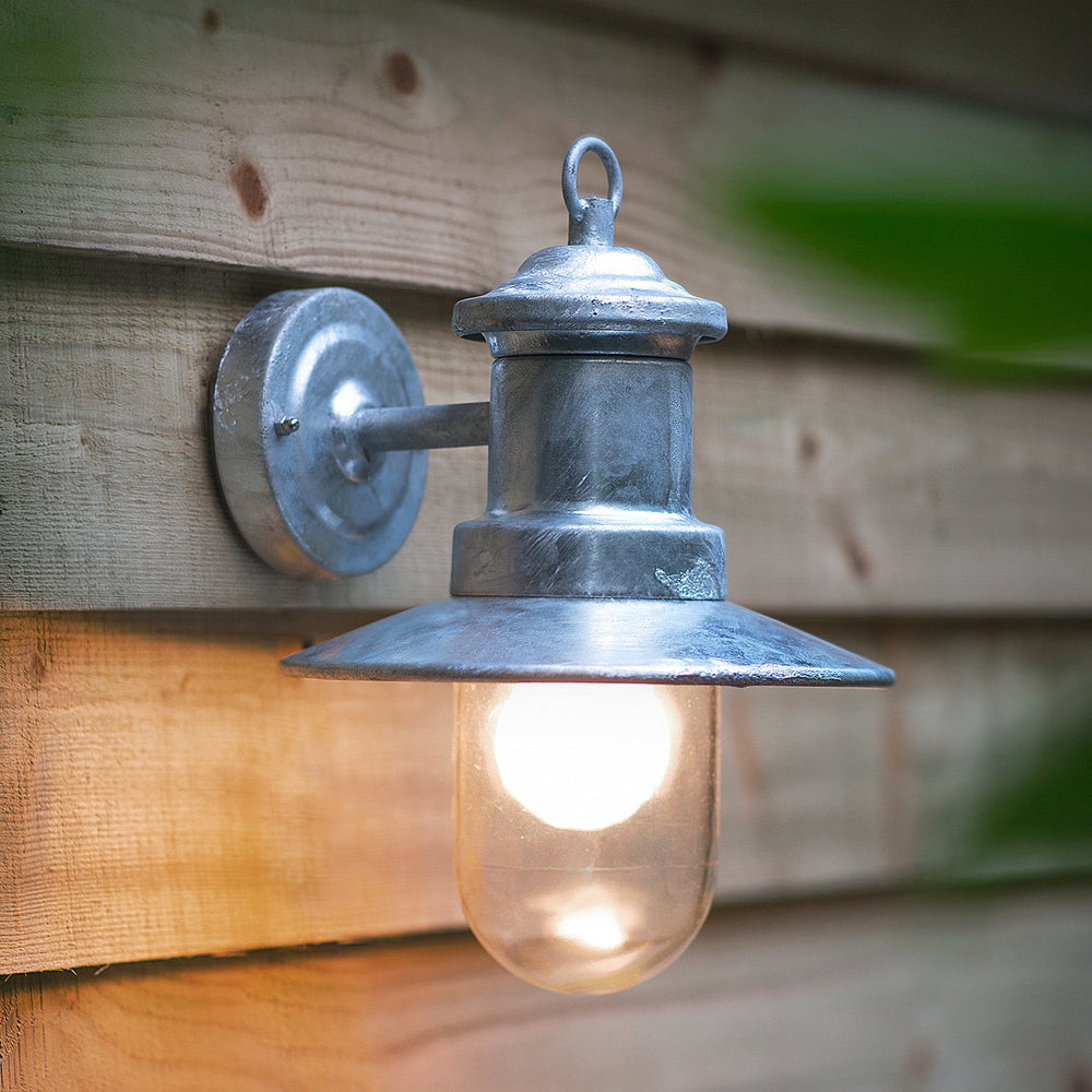 LAHP08_St-Ives-Ship-Light-Outdoor-Garden-Fence-Wall_P1.jpg