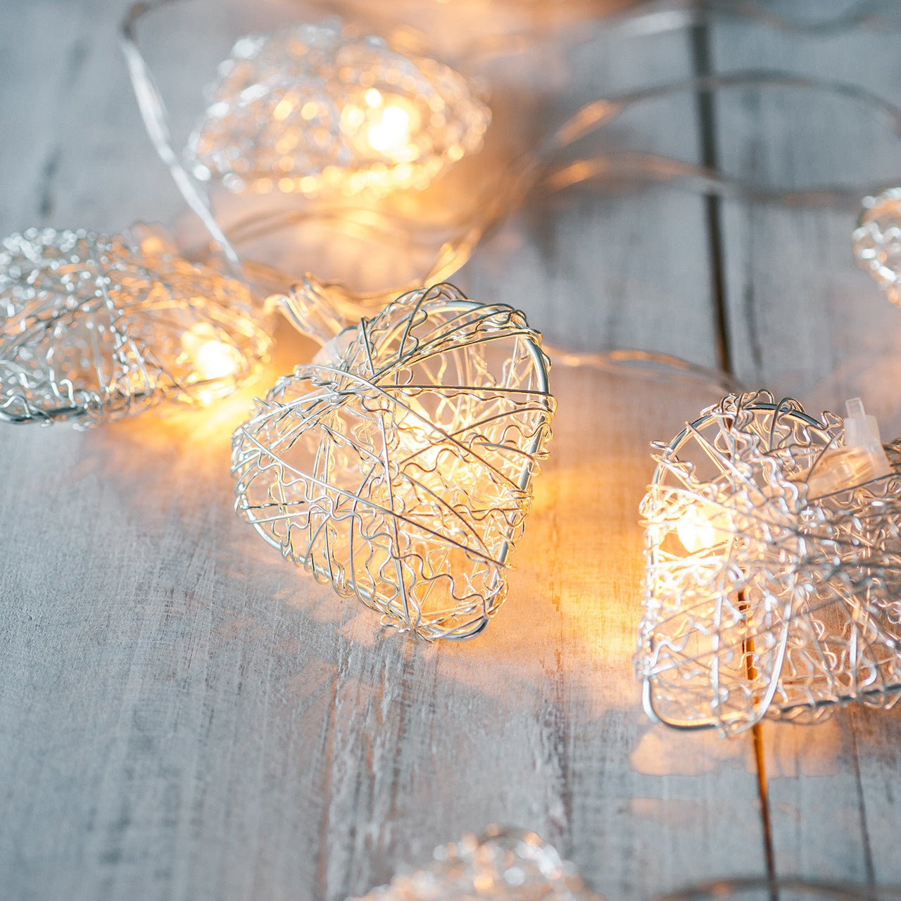 LL14078_Metal-Wire-Heart-Battery-Lights-Warm_P2.jpg