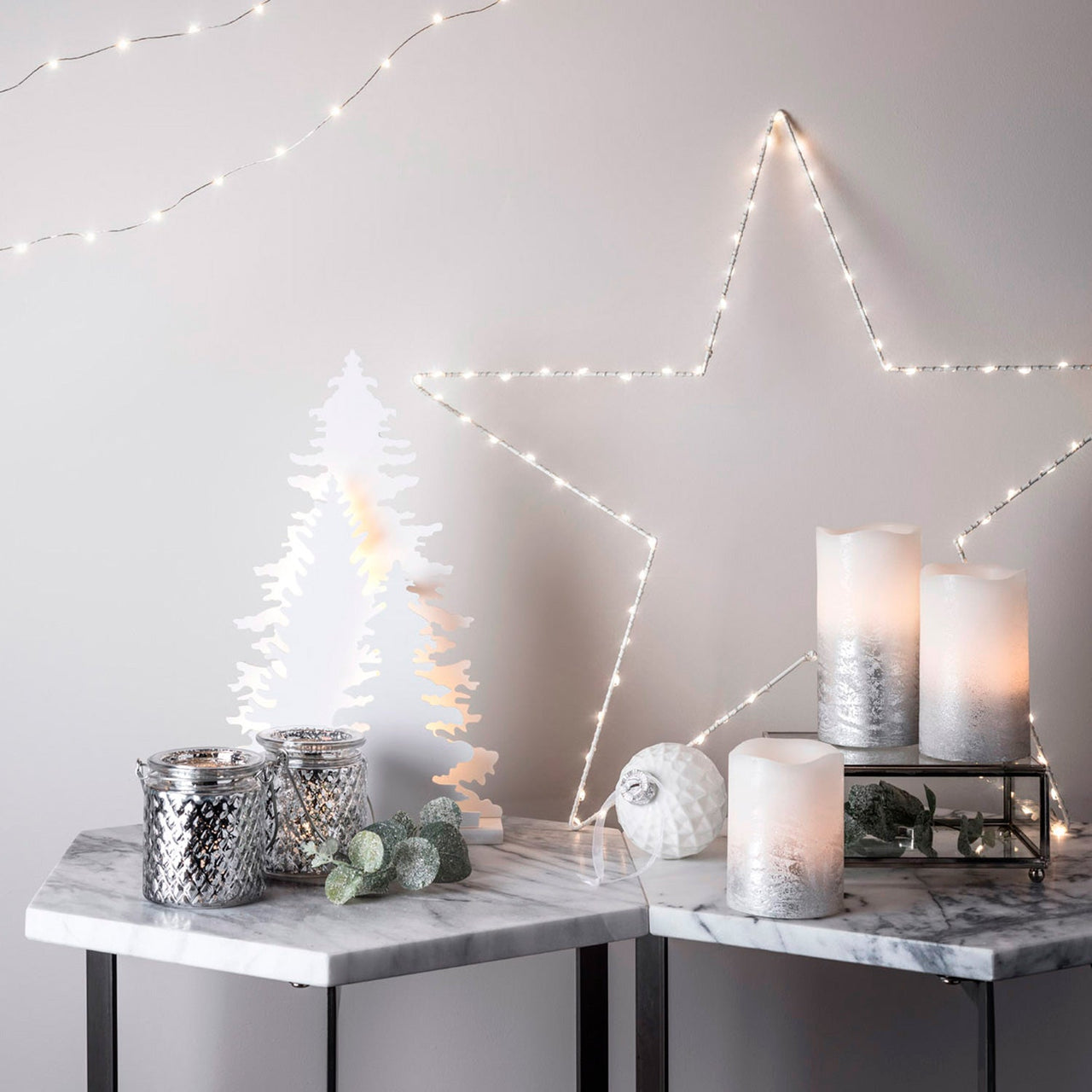 LL16004_Large-Osby-Window-Star-Light-Christmas-Table_P3.jpg