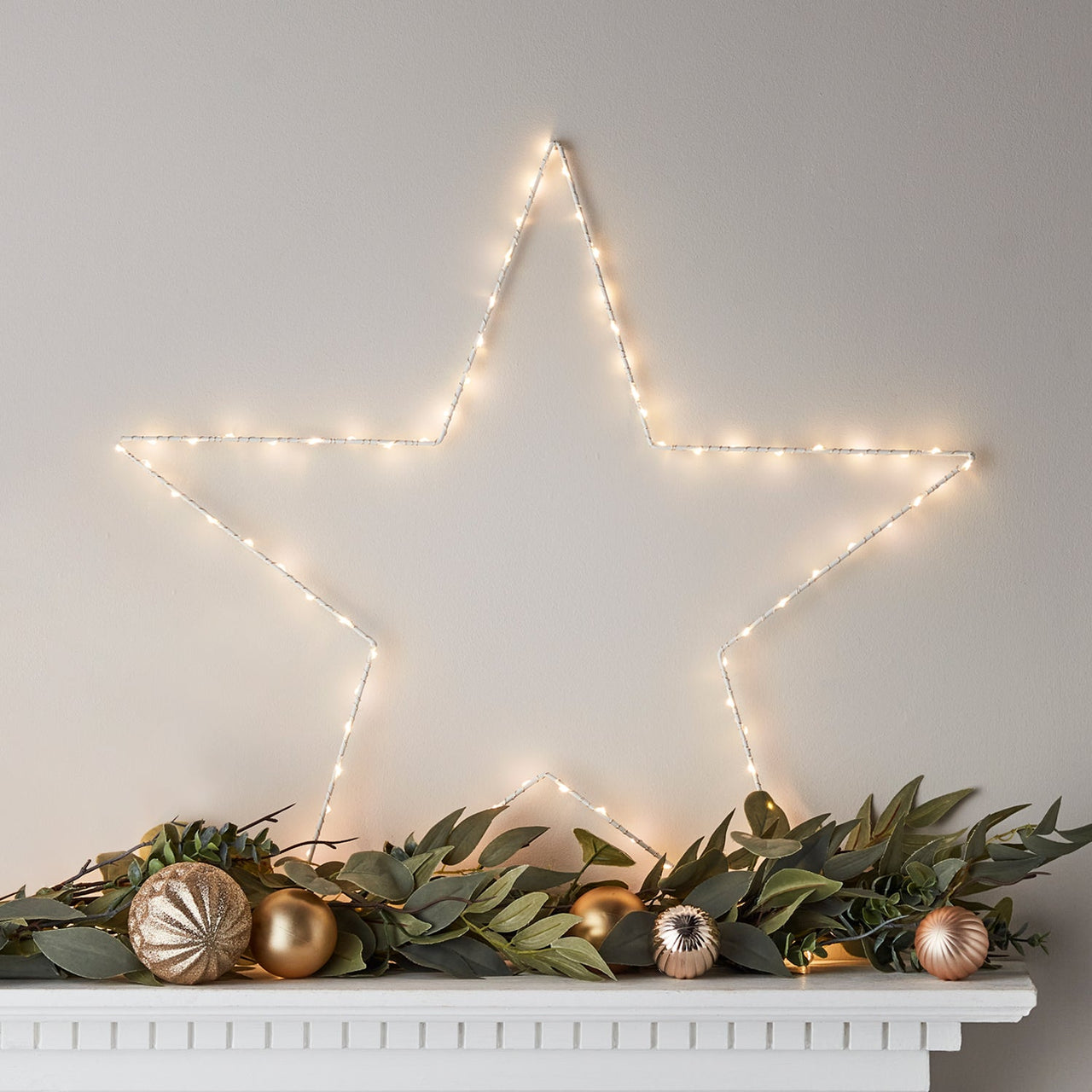 LL16004_Large-Osby-Window-Star-Light-Mantlepiece-Christmas.jpg