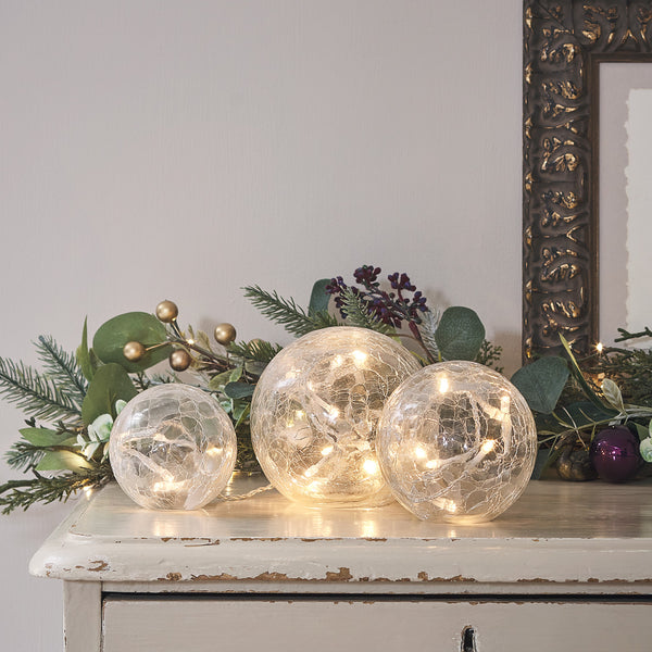 LL17037_3-Clear-Glass-Fairy-Light-Orbs-Christmas_600x600_b9518b92-8100-48be-8e6c-58a4ebc3e14f.jpg