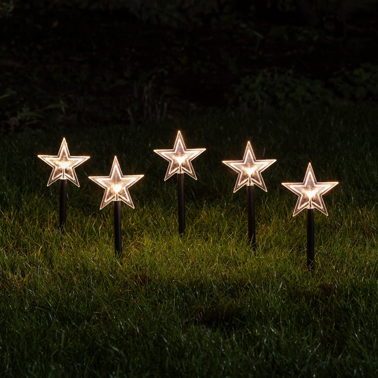 LL19033_Acrylic-Star-Stake-Lights-Christmas-Garden-Close_P1.jpg