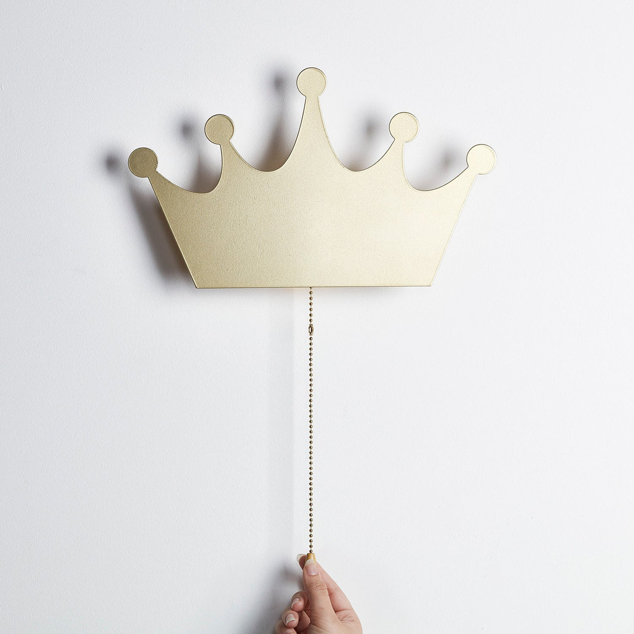 LL20012_LED-gold-crown-wall-light-p3.jpg