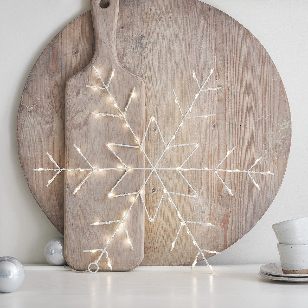 LL22059_Osby-Snowflake-Christmas-Window-Light-Kitchen-Close.jpg