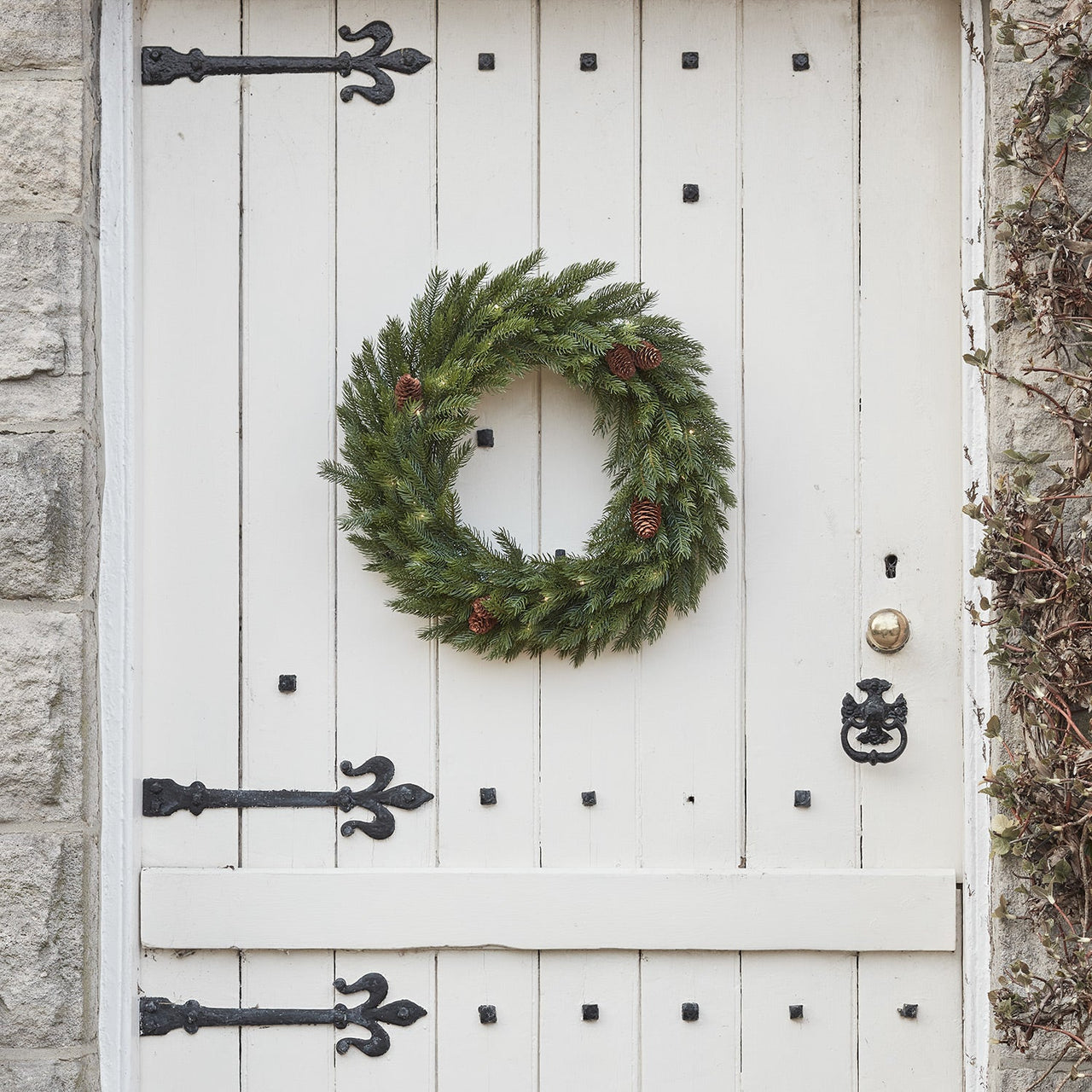 60cm Pre Lit Outdoor Christmas Wreath