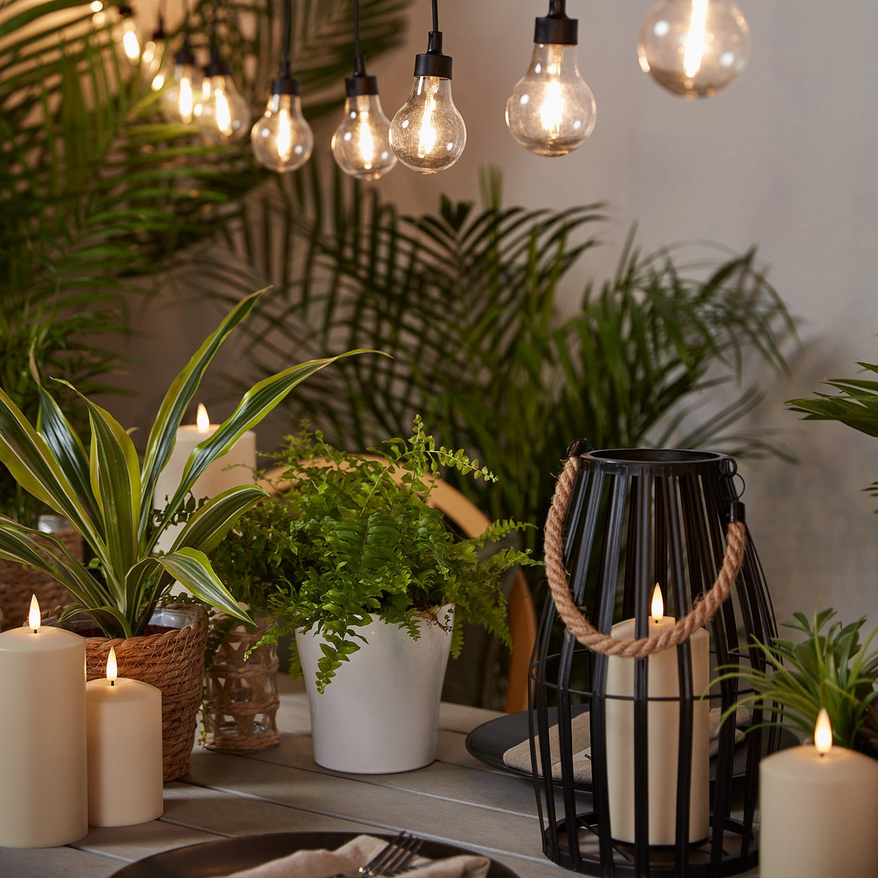 20 Drop Bulb Vintage Style Premium Solar Festoon Lights