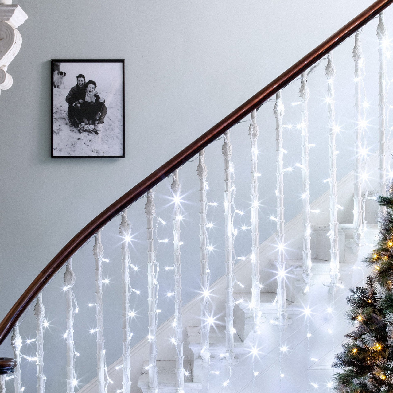 ML192WC_Cool-White-Curtain-Light-Staircase-1_P2.jpg