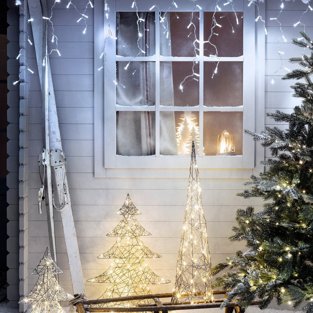 Core Connect 26m 832 White Connectable Icicle Lights Clear Cable