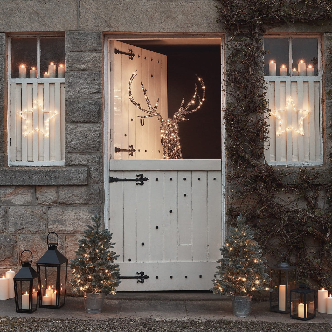 90cm Pre Lit Outdoor Potted Christmas Tree