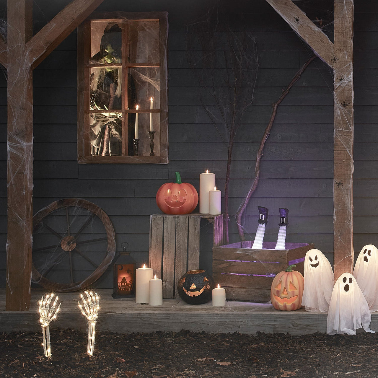 Outdoor-Haunted-House-Close-Up.jpg