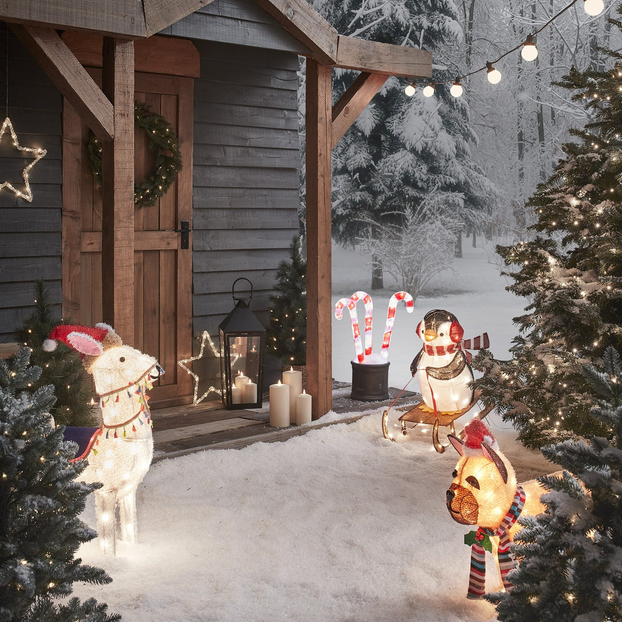 Outdoor-Winter-Setting-With-Figures.jpg