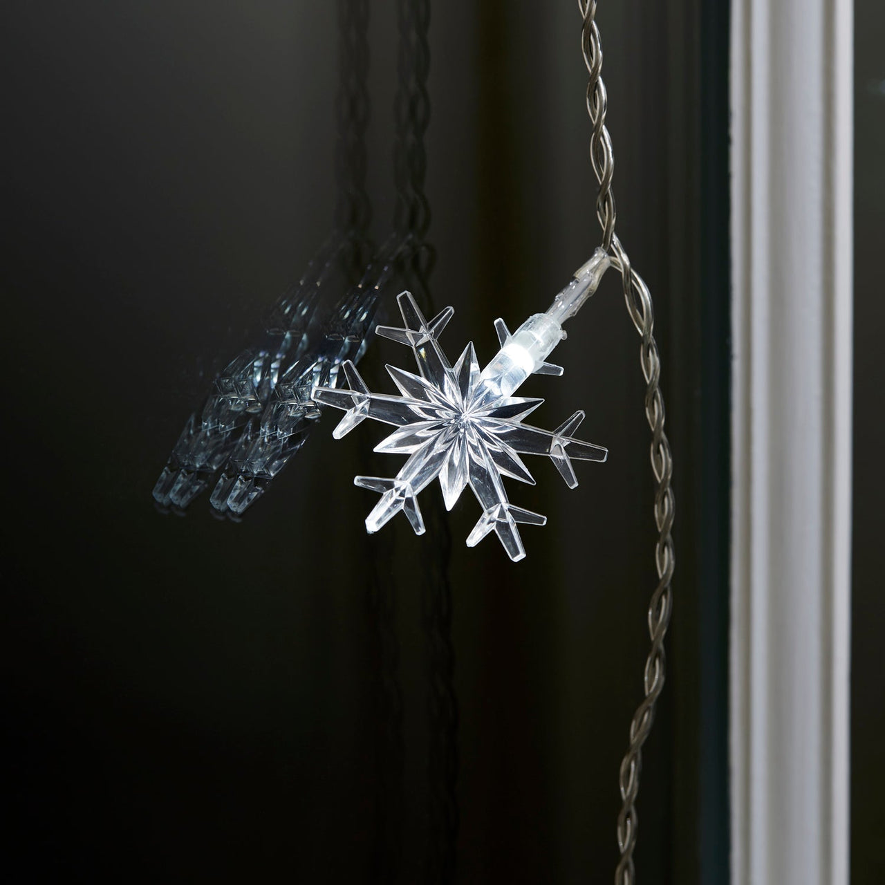 40 White LED Snowflake Curtain Light