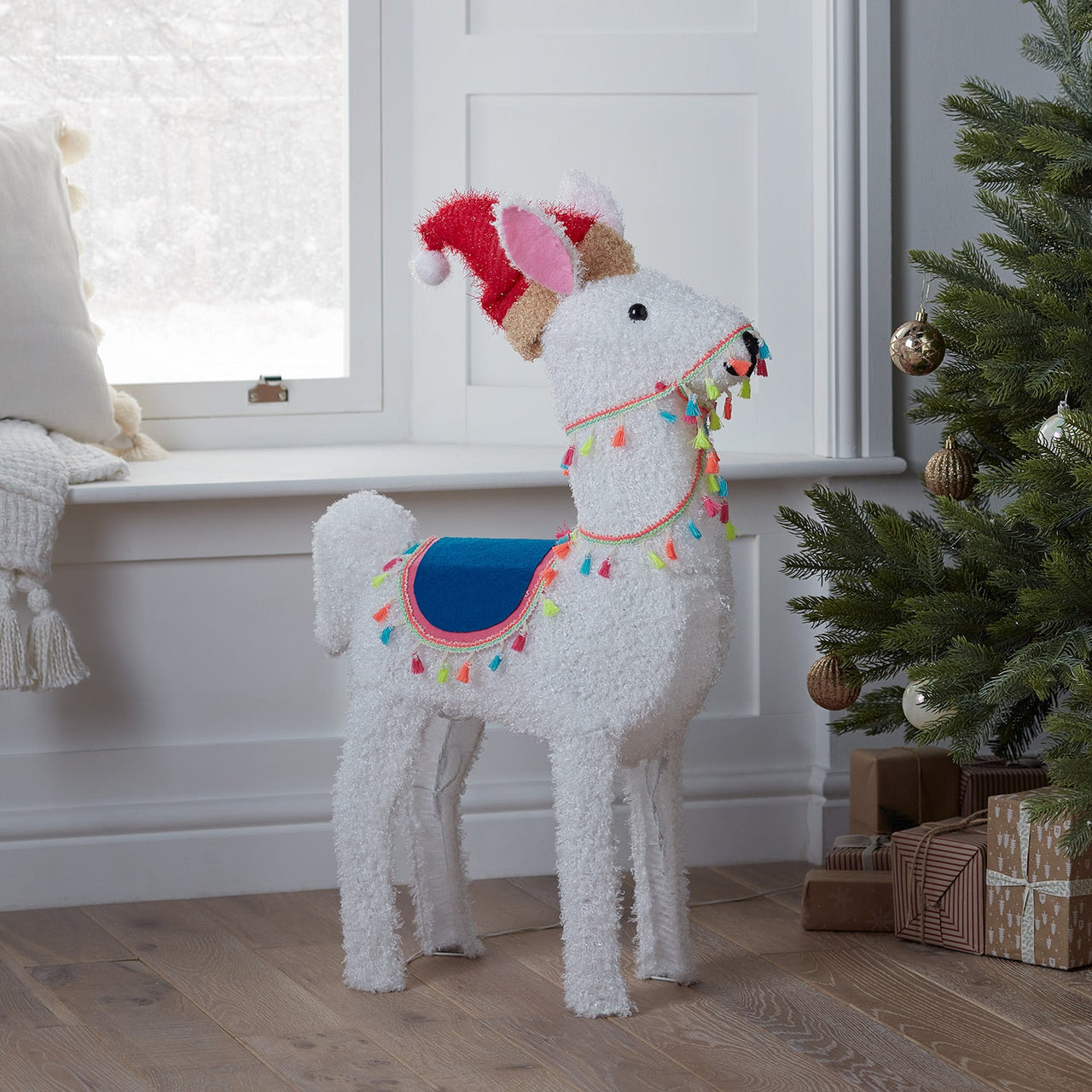 PL22060_Alpaca-Christmas-Figure-Indoor-Off.jpg