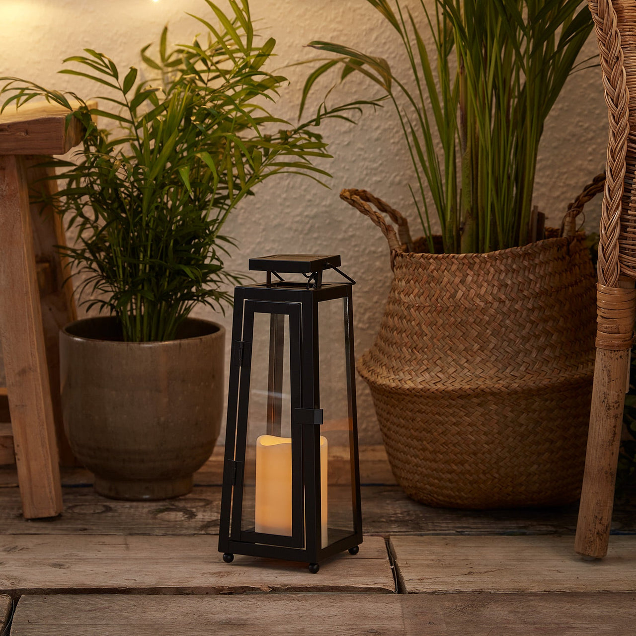 SL17003_Porto-Solar-Garden-Lantern-Summer.jpg