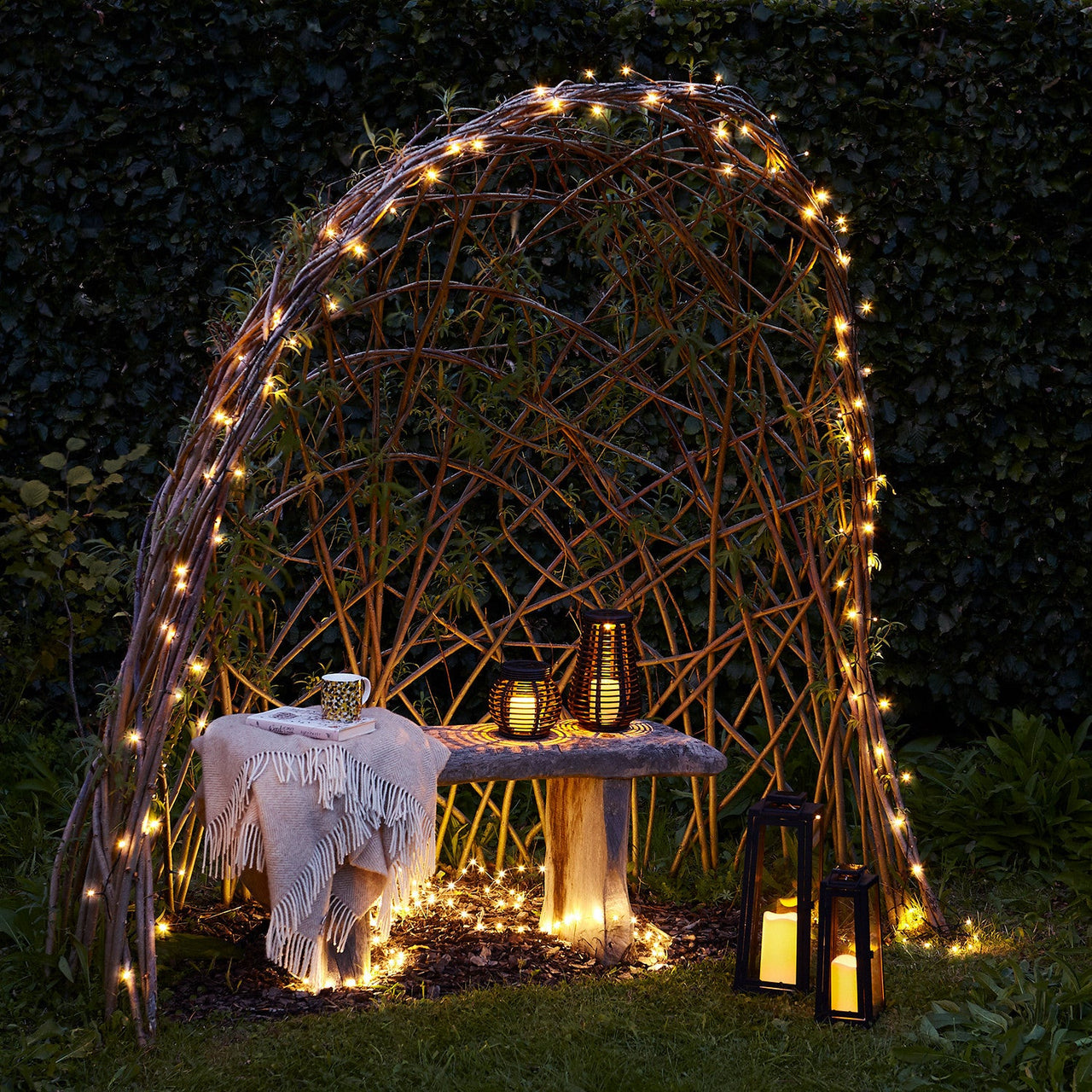 Porto Large Solar Garden Lantern