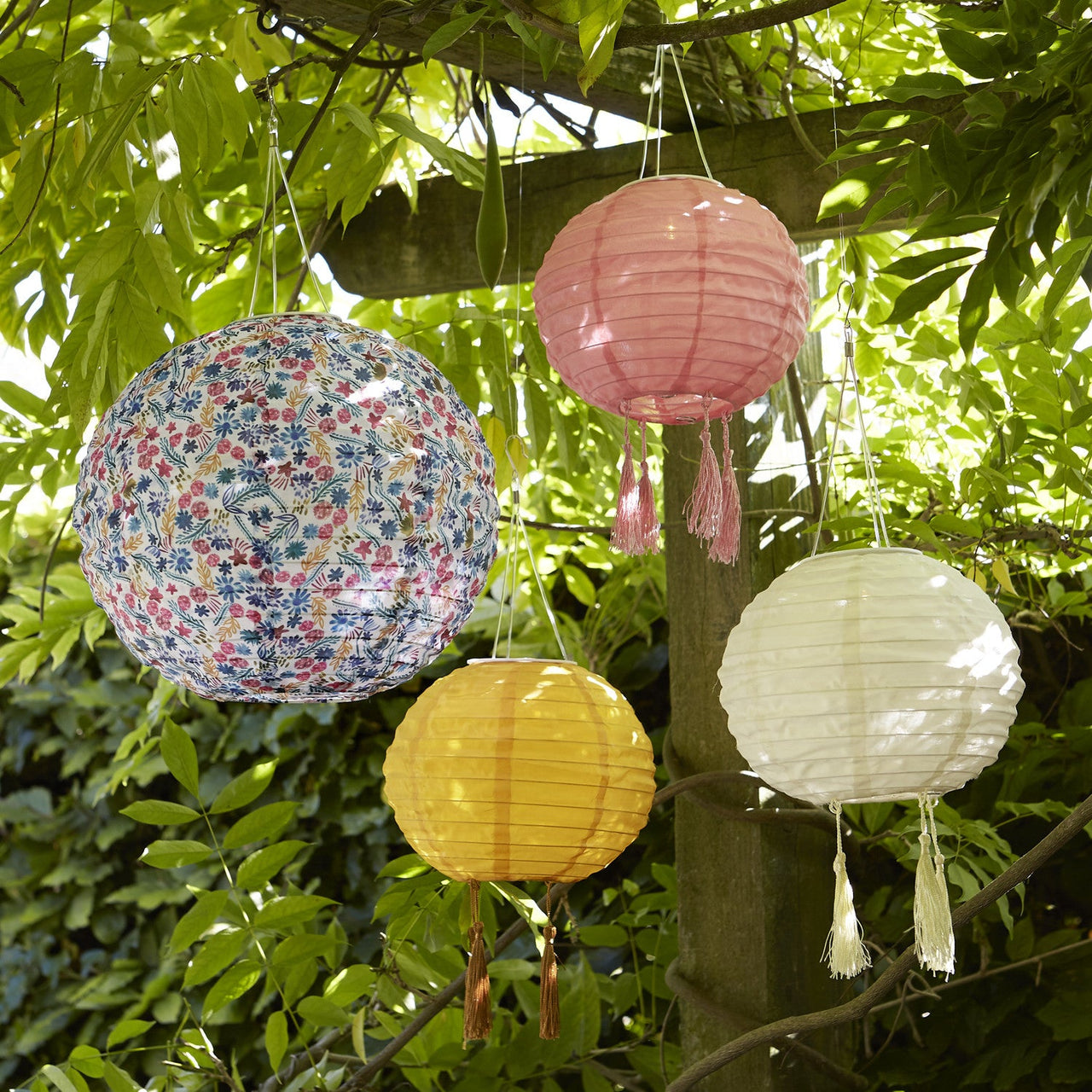 Valencia Floral Solar Lantern