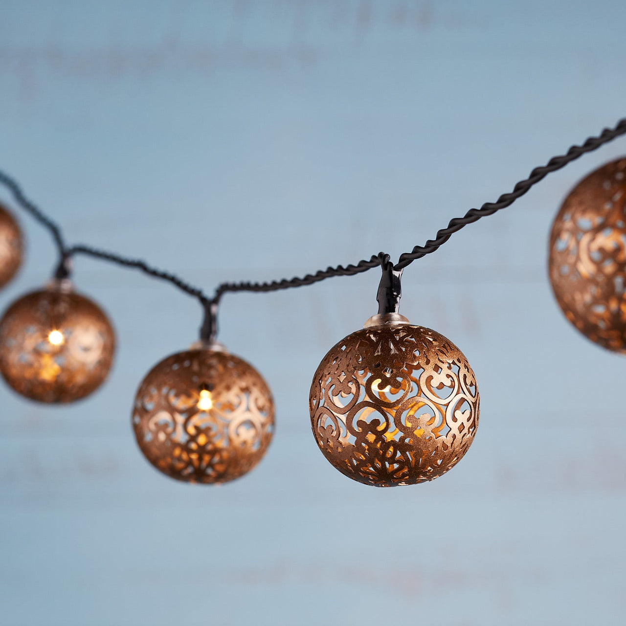 SL21010_Bronze-Solar-Moroccan-Fairy-Lights-Close.jpg