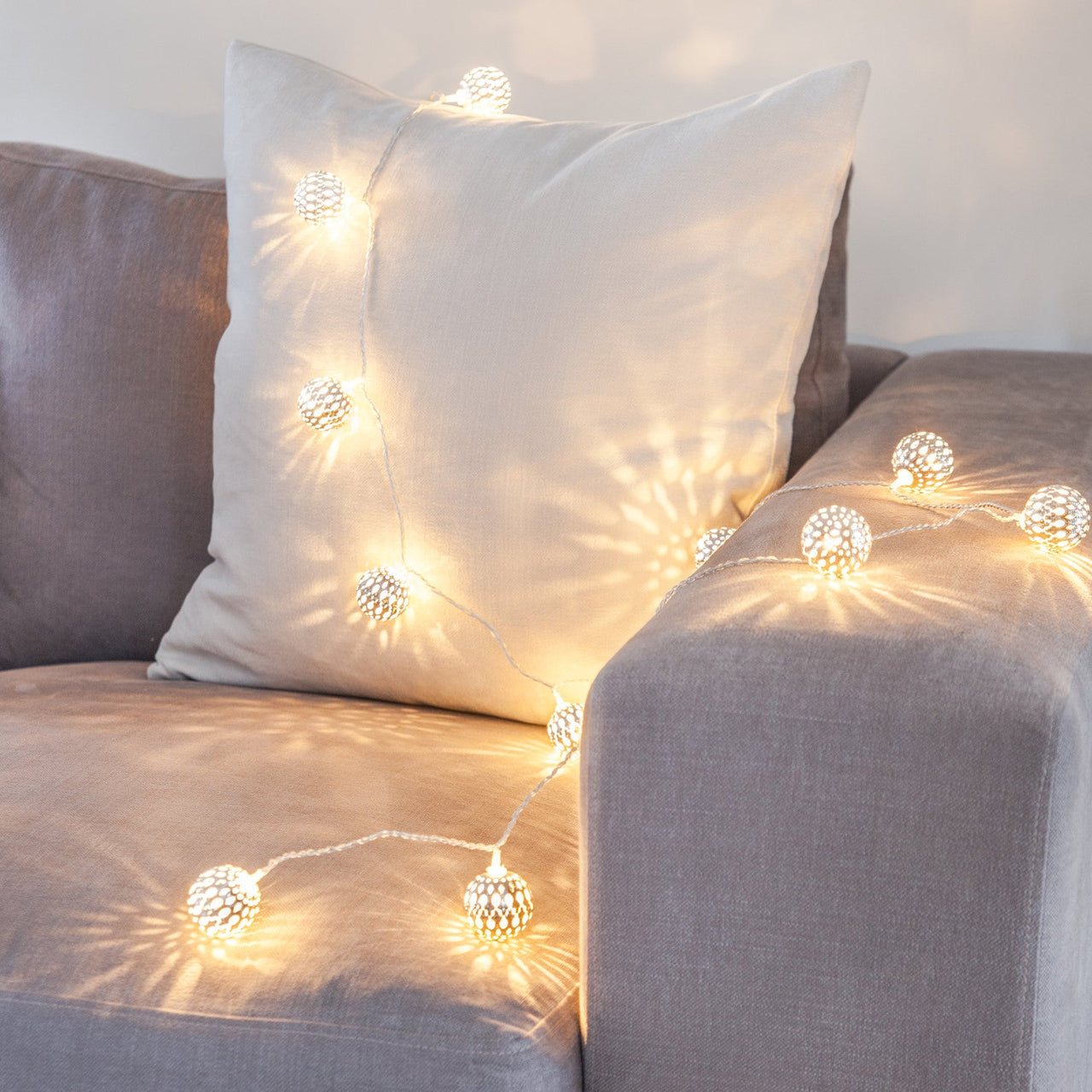 SLF-14072_Silver-Moroccan-Fairy-Lights-On-Raft-Manhattan-Sofa_P4.jpg