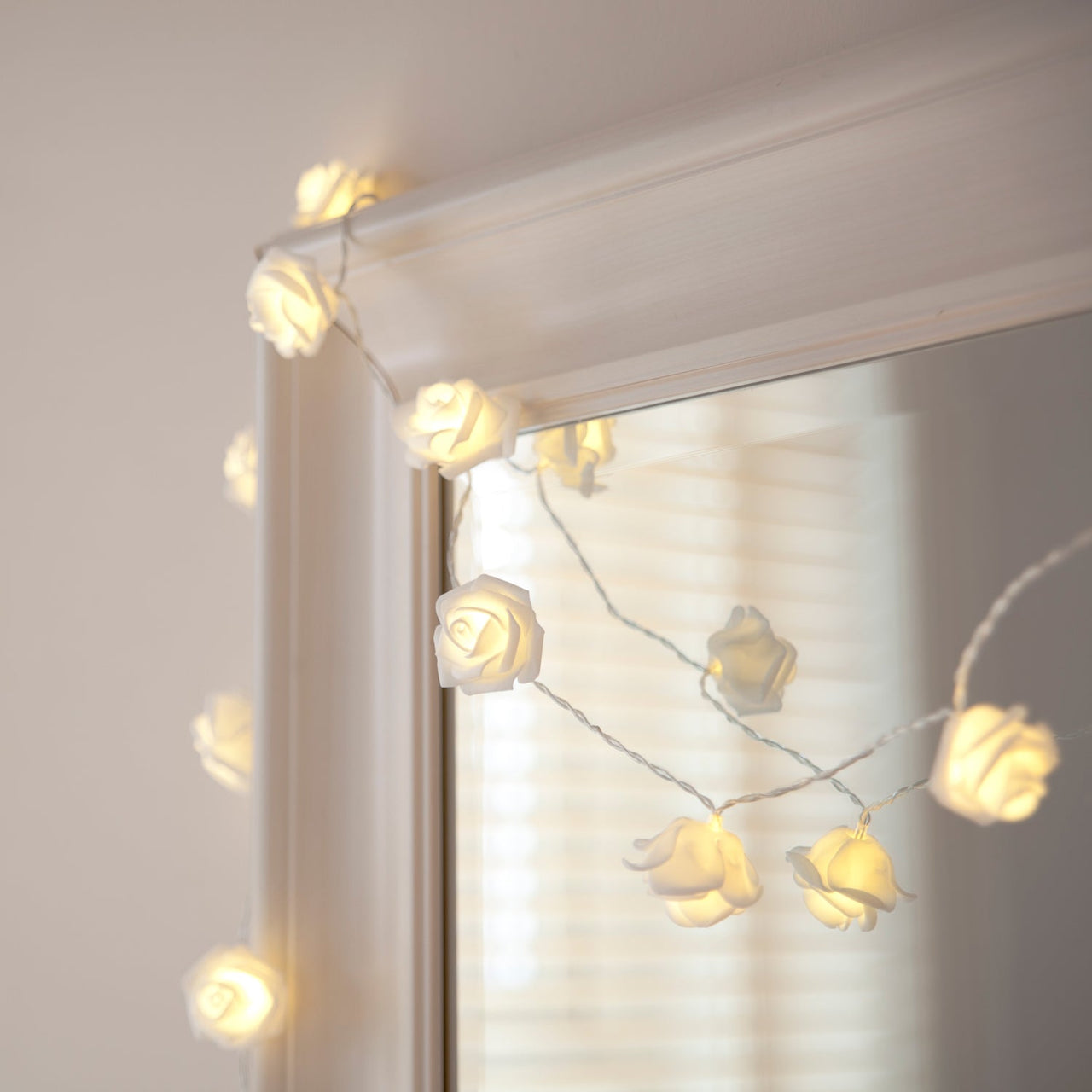SLF-30-ROSE_Pretty-Warm-White-Rose-Fairy-Lights-For-Weddings_P1.jpg