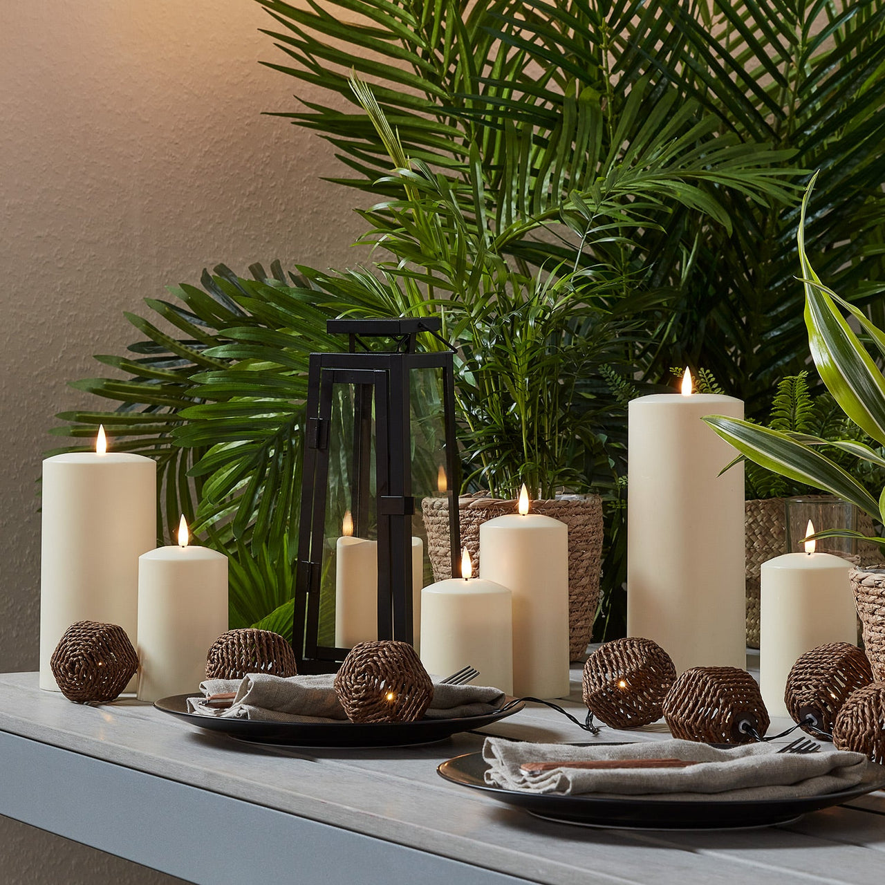 Summer-Alfresco-Side-Table_3.jpg