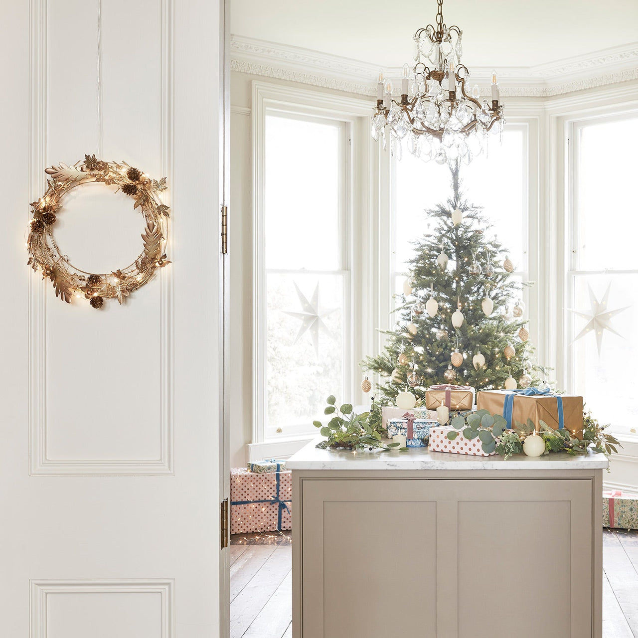 33cm Gold Leaf Christmas Wreath